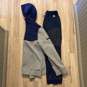 Under Armour Windstopper Matching Suit. Men’s Size Medium Slim Fit. Grey/Navy